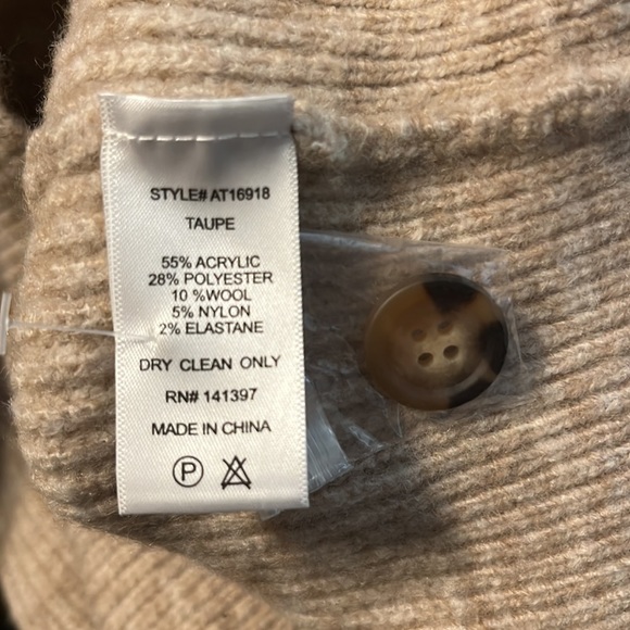 NWOT - ASTR The Label - Cold Shoulder Cardigan Sweater - XS - Picture 8 of 9